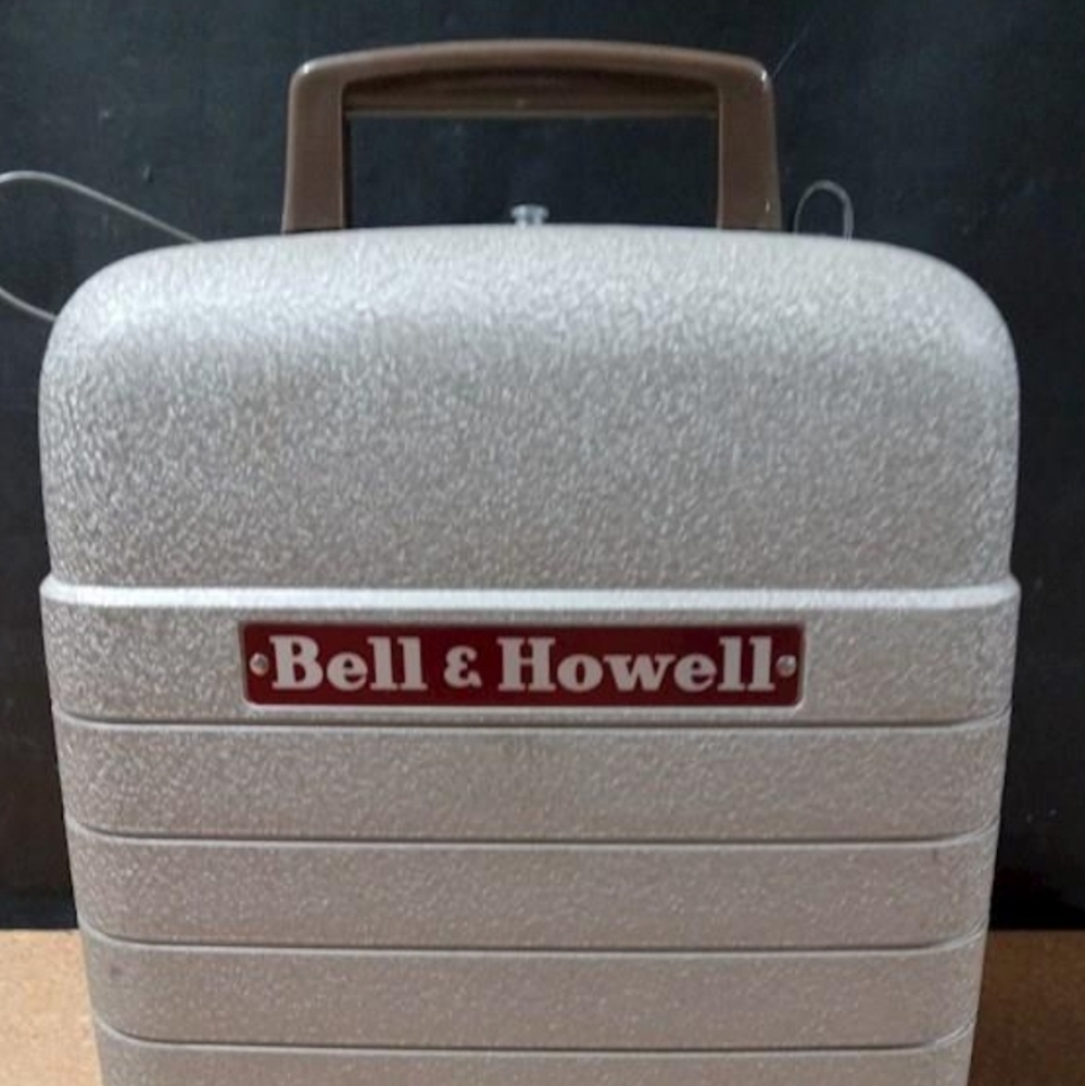 Vintage Bell & Howell MODEL 253-AR 8mm Projector